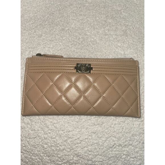 Chanel Beige Quilted Leather Zip Wallet with Authenticity Card - Picture 1 of 6